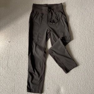 Lululemon Dance studio crop 25” - dark olive